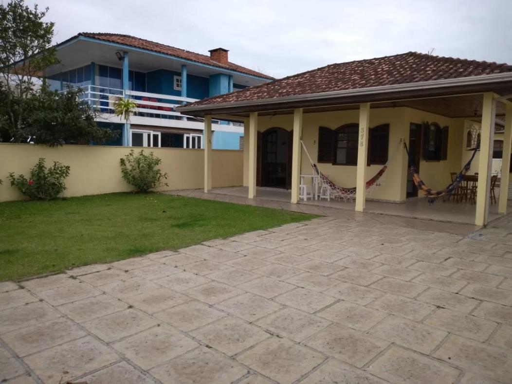 Casa Guaratuba espaçosa e confortável Esterno foto